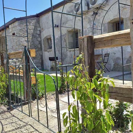 Gibbesi Country Farm Piccolo Cottage Naro Экстерьер фото