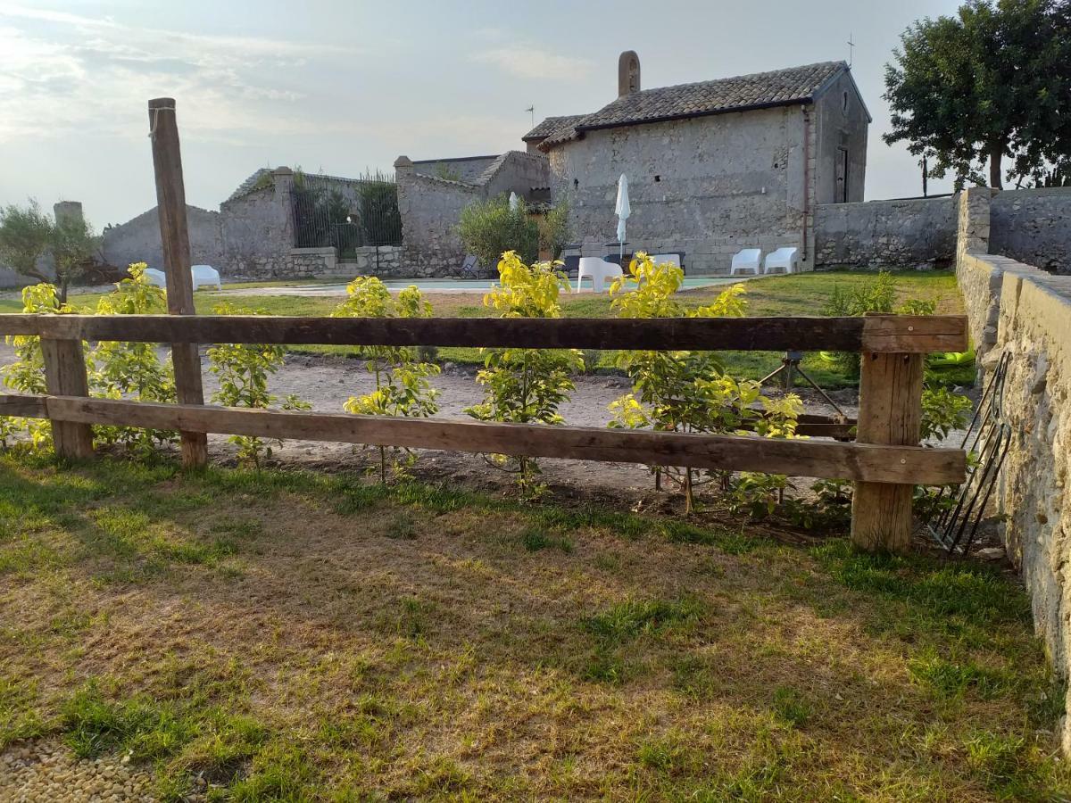 Gibbesi Country Farm Piccolo Cottage Naro Экстерьер фото